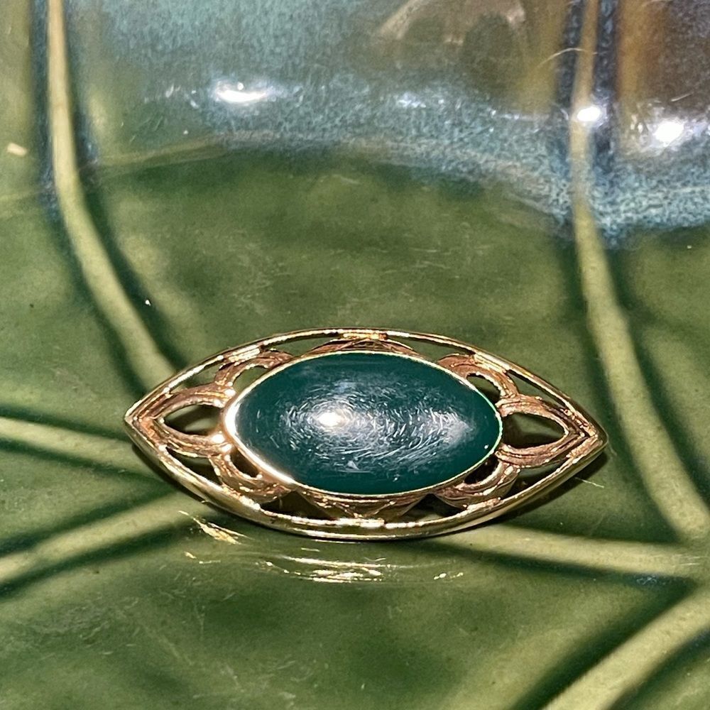 Vintage Green & Gold Tone Brooch